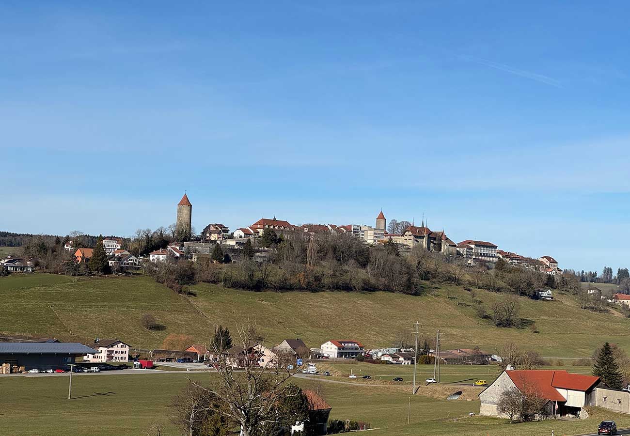 Berlens, Blick auf Romont